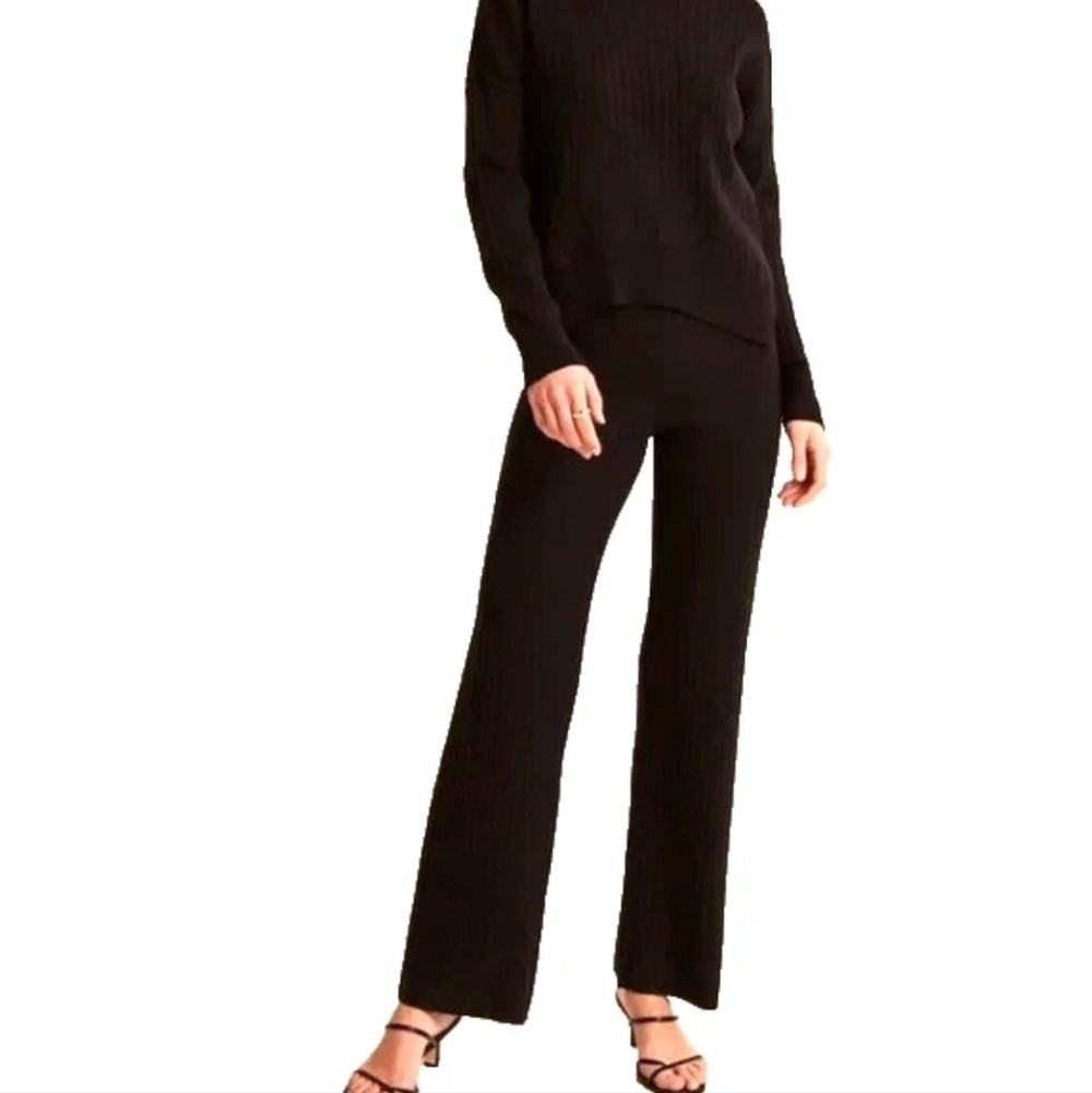 Abercrombie 90's Straight Sweater Pants